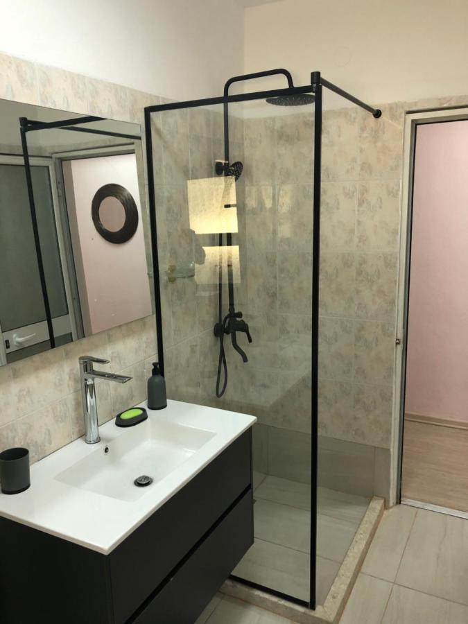 Itan'S Apartment-Lovely Guest Apartment In Center 地拉那 外观 照片